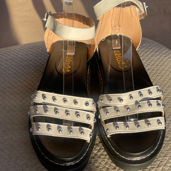 Mudd White Studded Platform Sandals, Size 11 - Picture 4 of 7